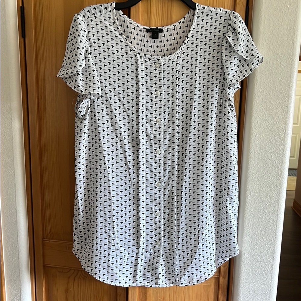 Ann Taylor Factory Black and White Blouse